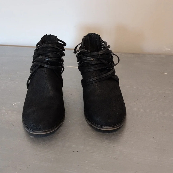 Fergalicious Barley Bootie Black SZ US 8 M / 39  EUR /25 cm - Picture 3 of 9